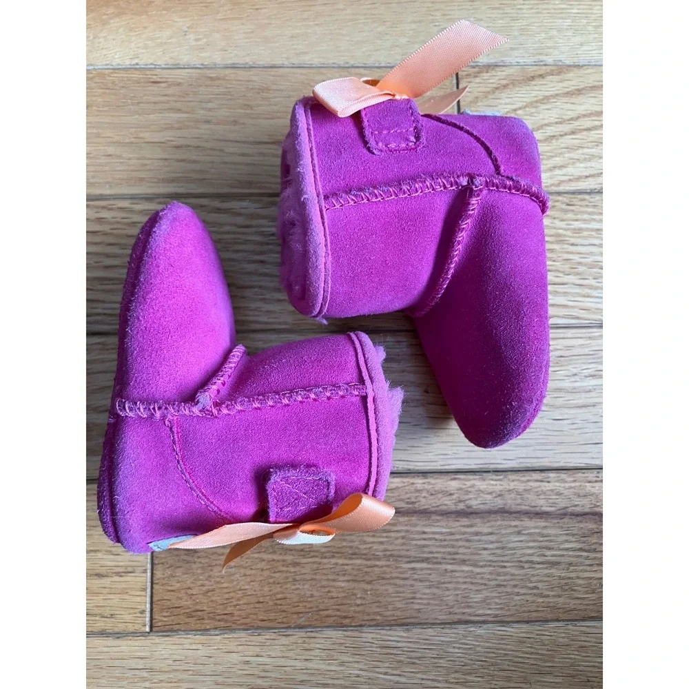 UGG Jesse Bow II Baby Boots Hot Pink Suede Sheepskin Size 0/1